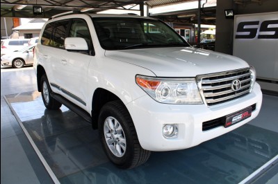 BUY TOYOTA LAND CRUISER 2013 LANDCRUISER 200 V8 4.5D VX A/T, Motor Trader